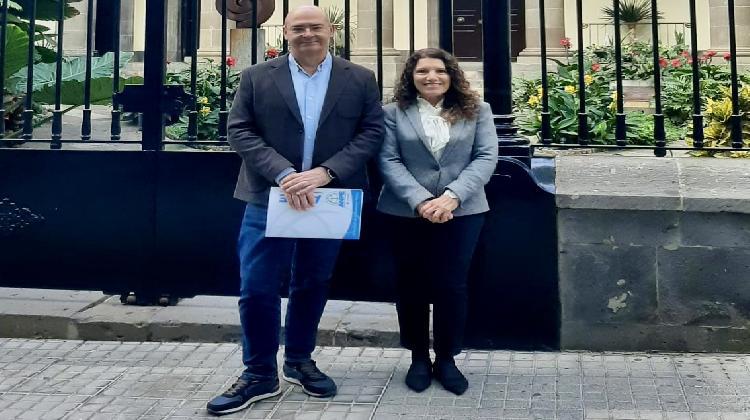 pedro-crespo-y-mari-a-perera--anpe--en-el-parlamen